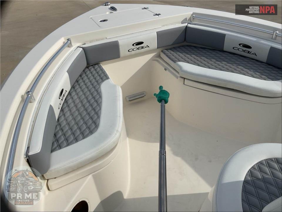 2019 Cobia Boats 220 CENTER CONSOLE L=22/E=1-150HP MERCURY OB — фото 18