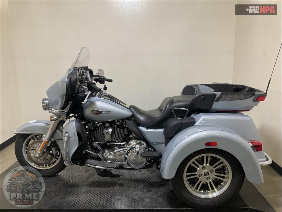 2023 Harley-Davidson FLHTCUTG TRI GLIDE ULTRA CLASSIC — фото 3