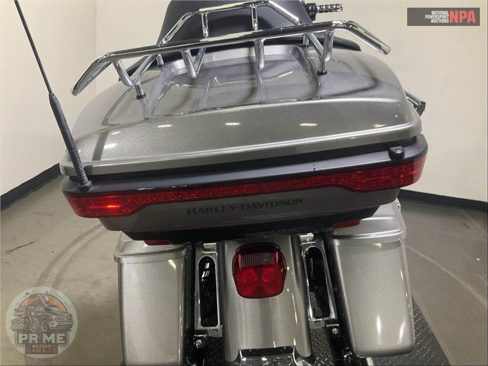 2017 Harley-Davidson FLTRU ROAD GLIDE ULTRA — фото 24