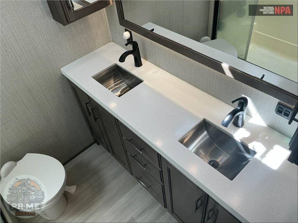 2021 Grand Design Recreational Vehicles M-390RK - SOLITUDE FIFTH WHEEL SERIES — фото 21