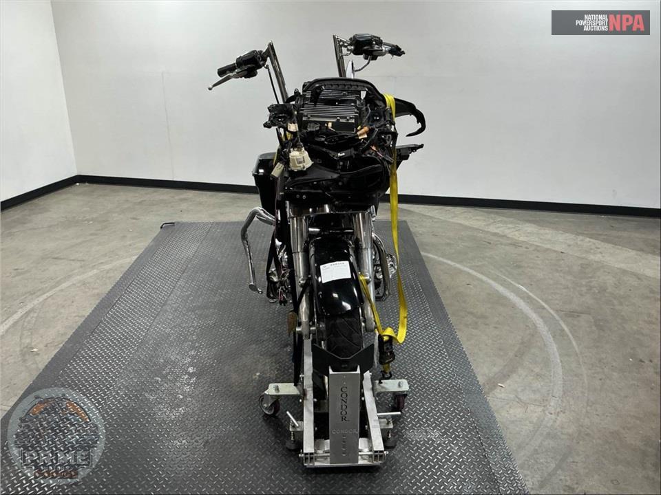 2015 Harley-Davidson FLTRX ROAD GLIDE — фото 2