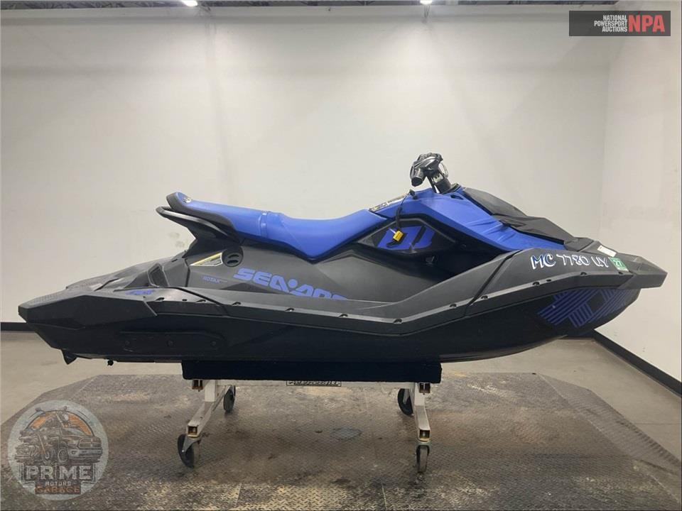 2023 Seadoo/Brp SPARK 3UP TRIXX — фото 1