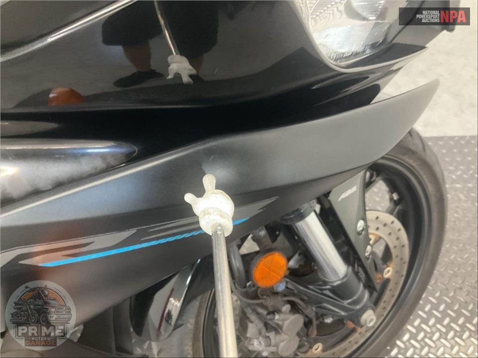 2022 Yamaha YZF-R3 — фото 16