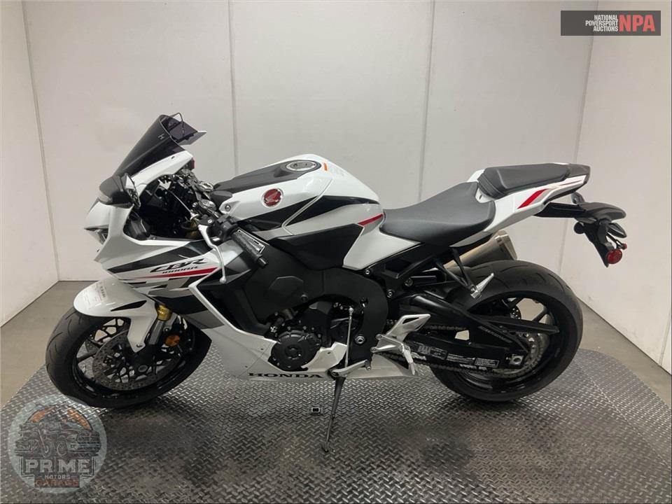 2026 Honda CBR1000RR — фото 3