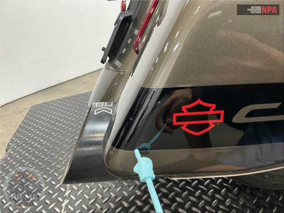 2021 Harley-Davidson FLTRXSE CVO ROAD GLIDE — фото 24