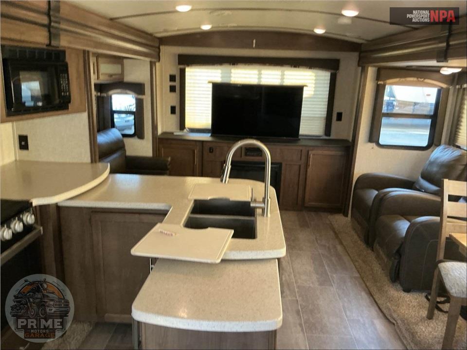 2019 Keystone Rv M-33 SAB - COUGAR SERIES — фото 7