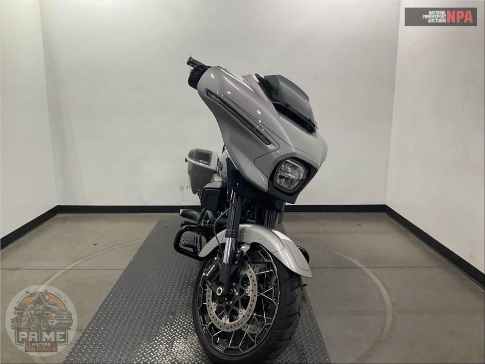 2023 Harley-Davidson FLHXSE CVO STREET GLIDE — фото 2