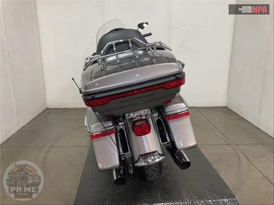2017 Harley-Davidson FLHTCU ELECTRA GLIDE ULTRA CLASSIC — фото 4