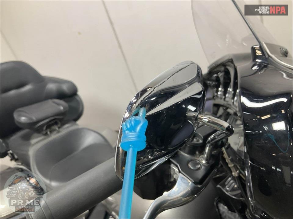 2017 Harley-Davidson FLHTK ULTRA LIMITED — фото 35
