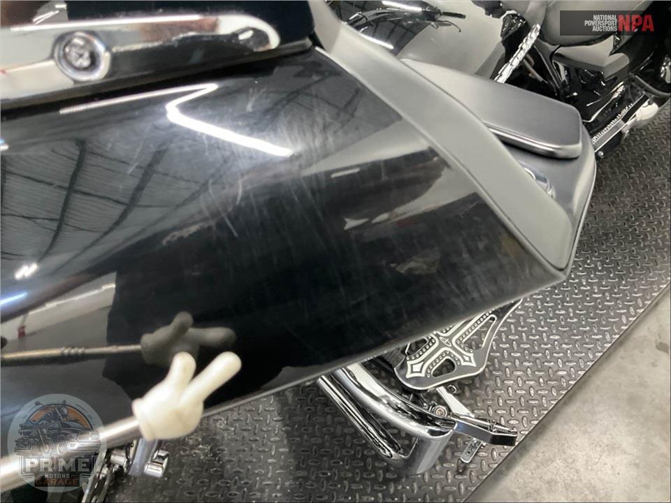 2018 Harley-Davidson FLTRX ROAD GLIDE — фото 15