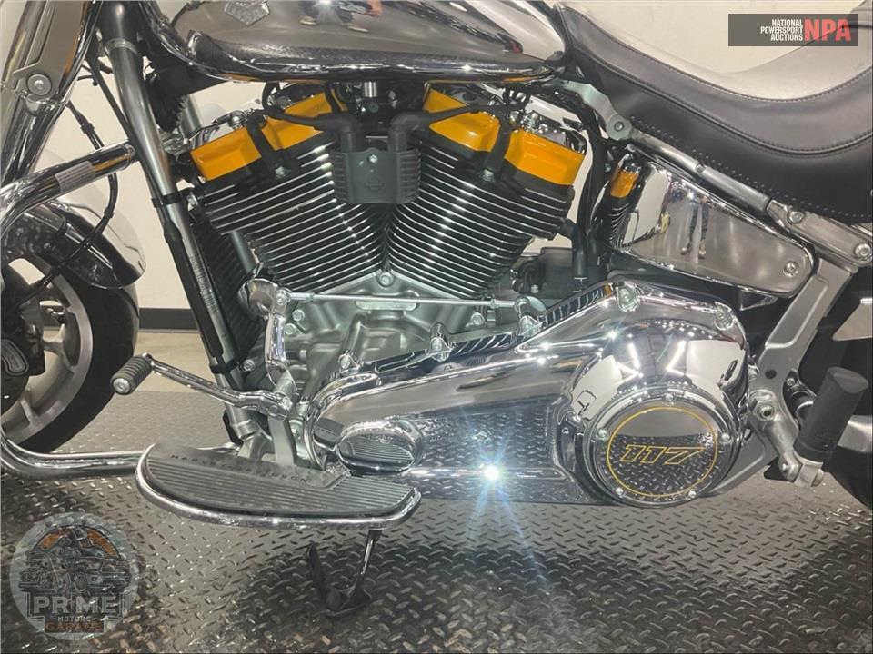 2025 Harley-Davidson FLSTFI SOFTAIL FAT BOY GRAY GHOST — фото 7
