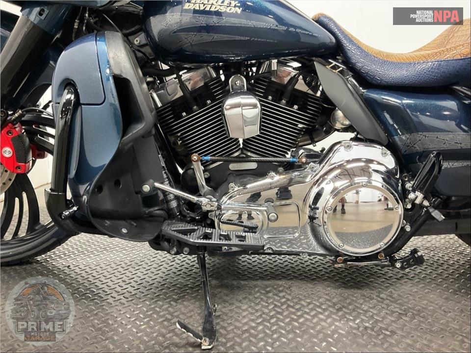2016 Harley-Davidson FLTRU ROAD GLIDE ULTRA — фото 7