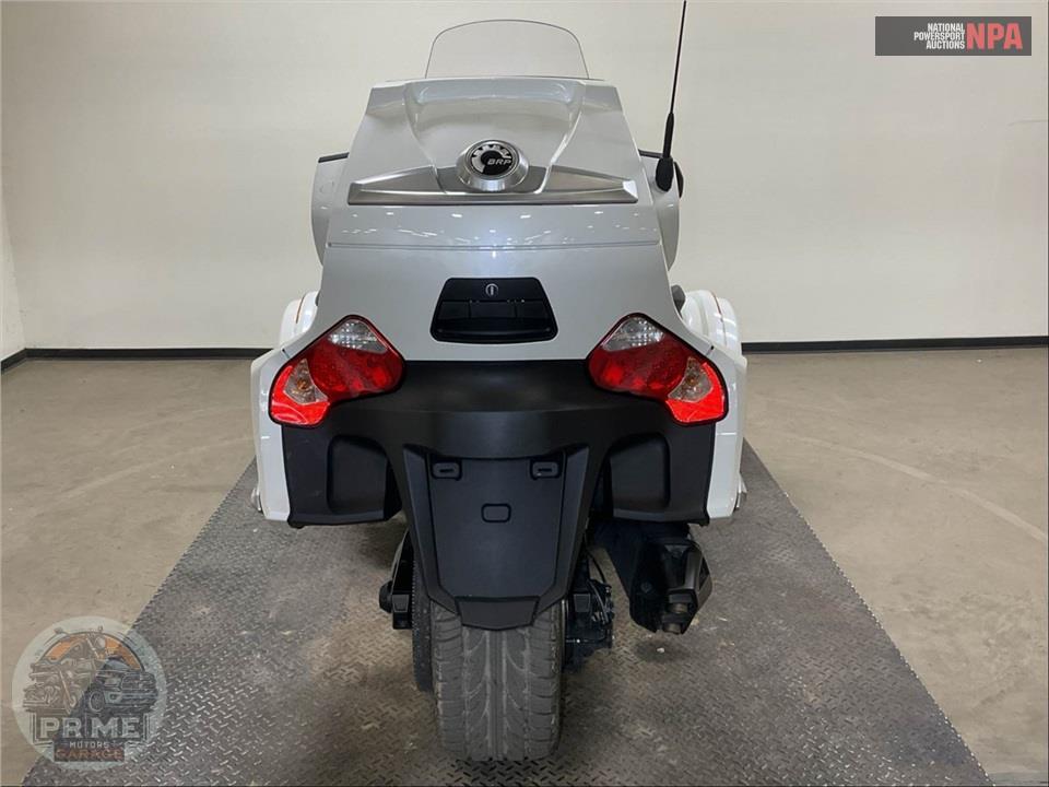 2017 Can-Am SPYDER RT-S SE6 — фото 4