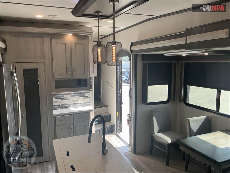 2021 Keystone Rv M-295 RL - MONTANA HIGH COUNTRY FIFTH WHEEL SERIES — фото 8