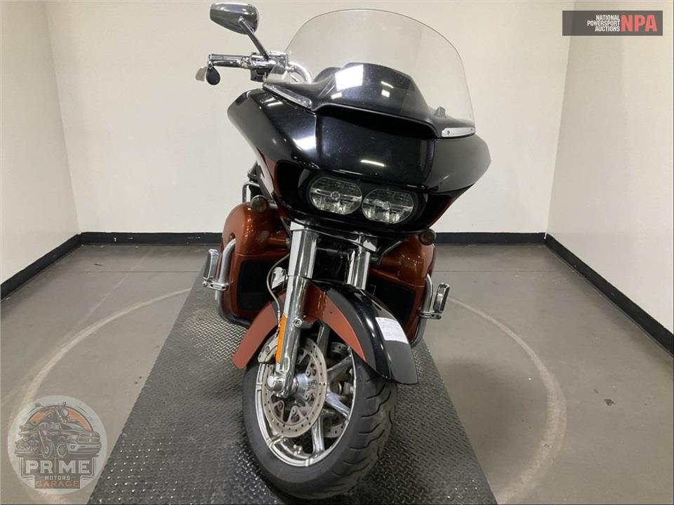 2015 Harley-Davidson FLTRUSE CVO ROAD GLIDE ULTRA — фото 2