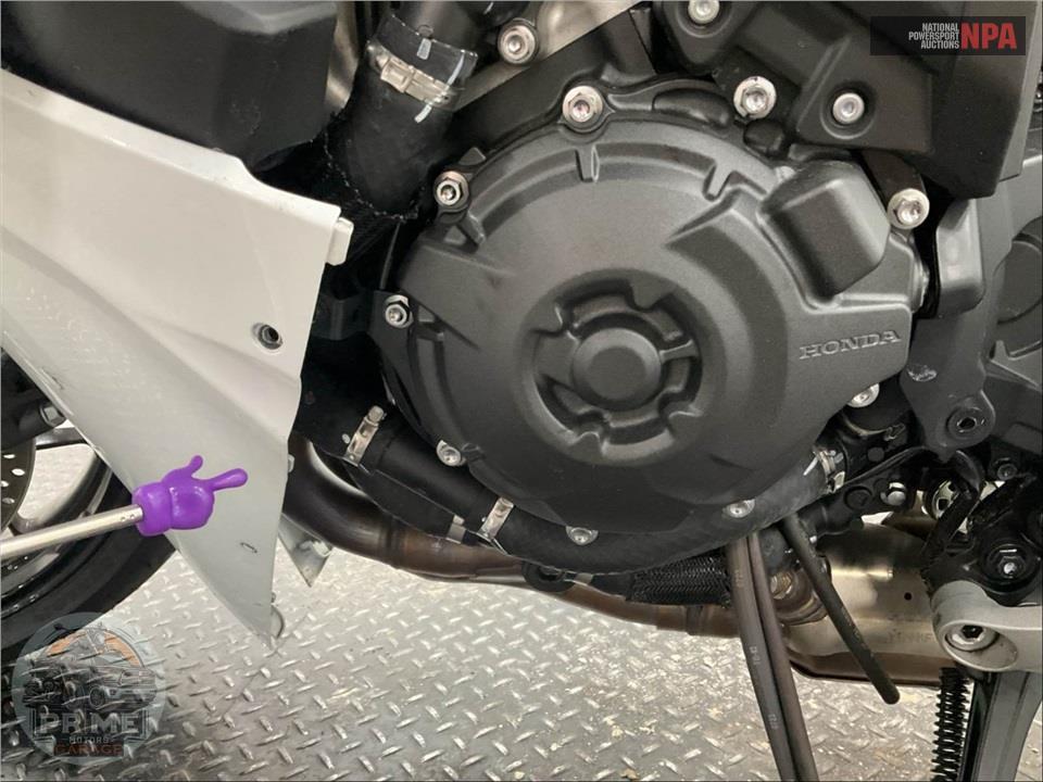 2025 Honda CBR1000RR — фото 18