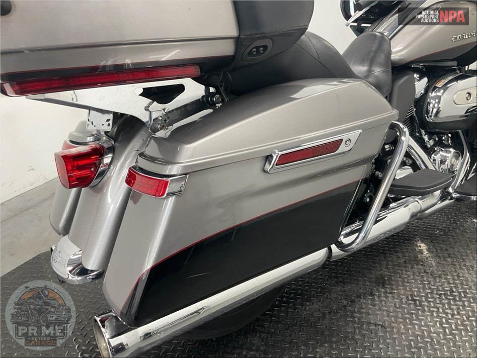 2017 Harley-Davidson FLHTK ULTRA LIMITED — фото 28