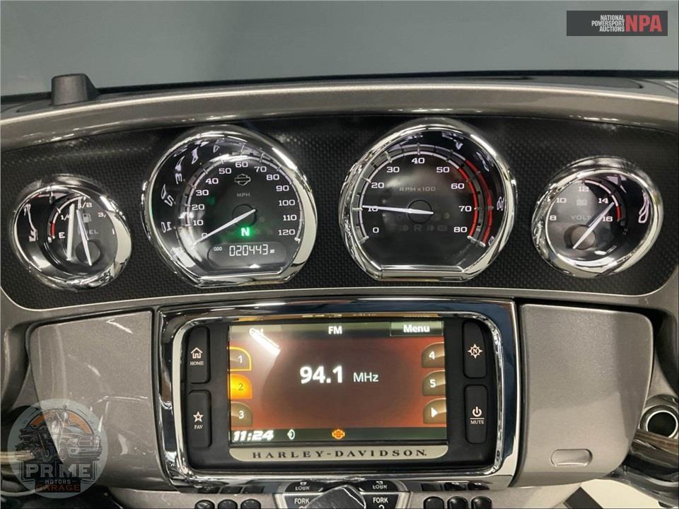 2015 Harley-Davidson FLHTKSE CVO ULTRA LIMITED — фото 5