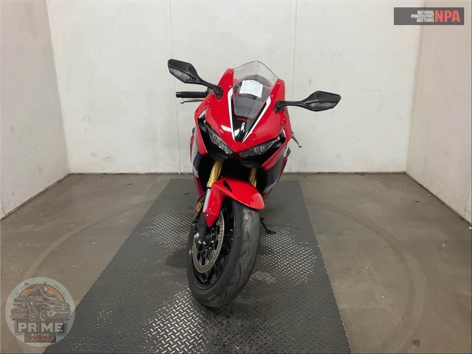 2023 Honda CBR1000RR — фото 2