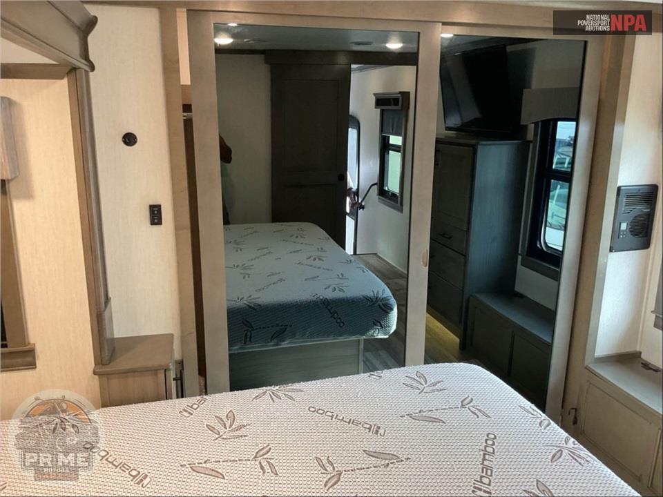 2021 Riverstone M-3670RL - RESERVE FIFTH WHEEL SERIES — фото 14
