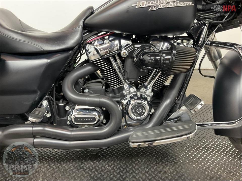2017 Harley-Davidson FLHXS STREET GLIDE SPECIAL — фото 7