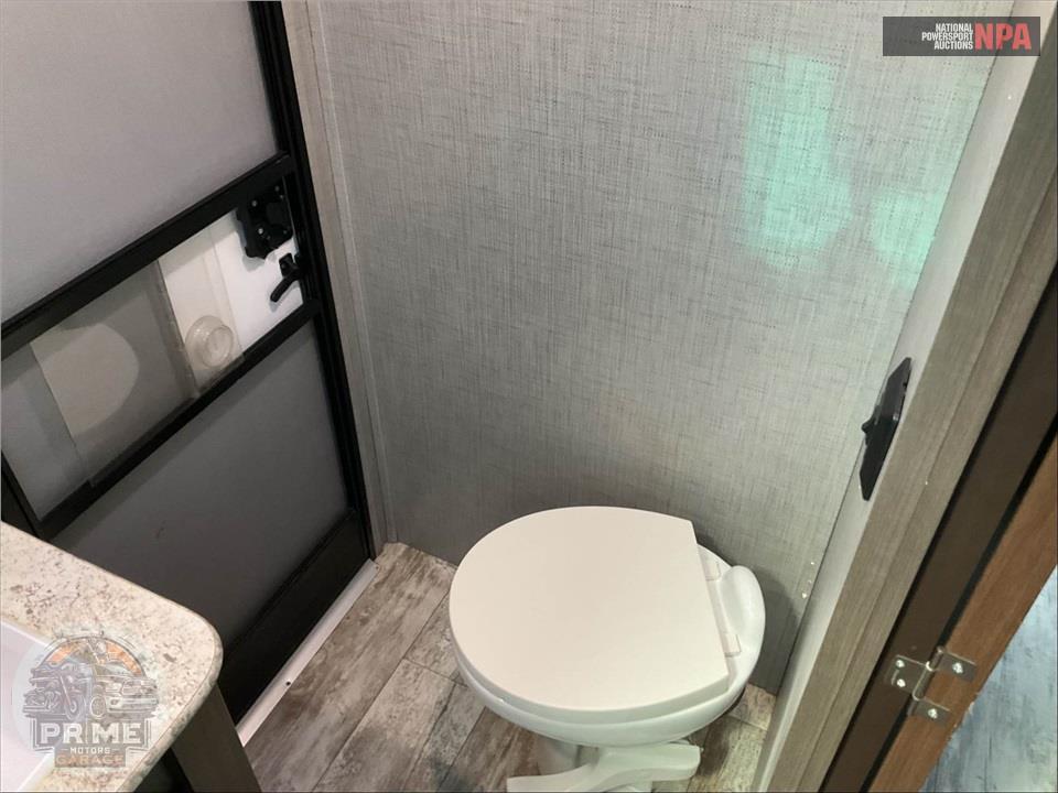 2019 Crossroads Rv M-328 SB - ZINGER SERIES — фото 16