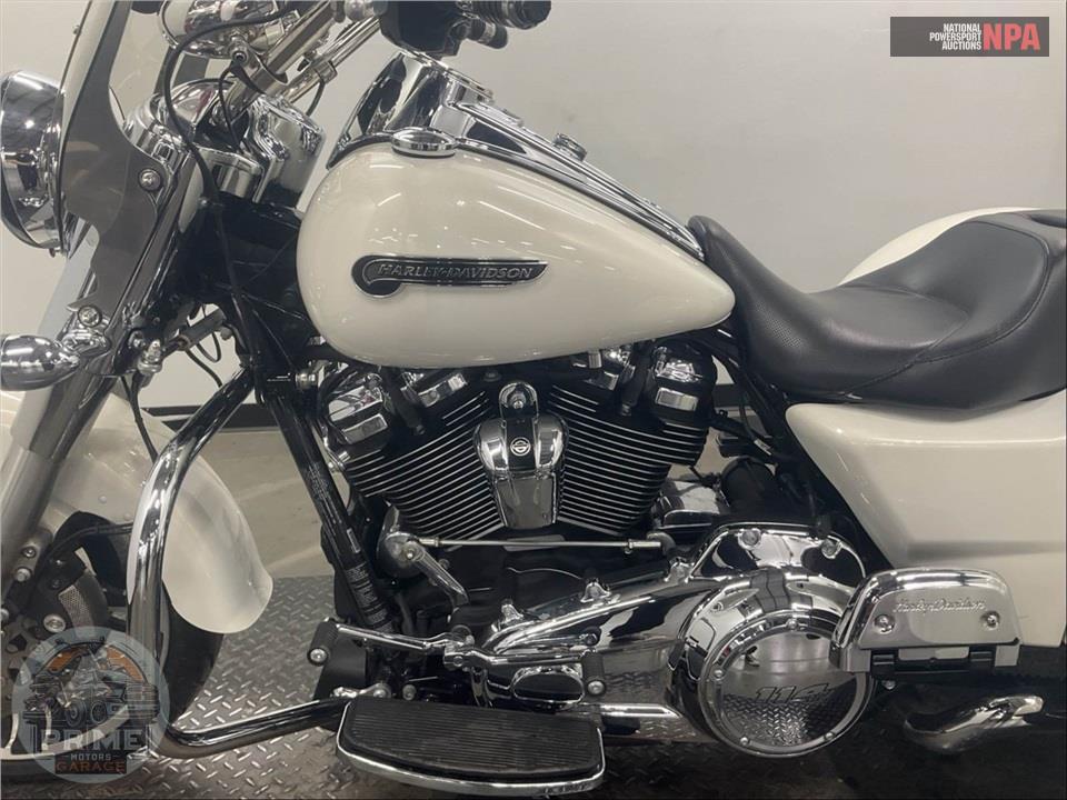 2019 Harley-Davidson FLRT FREEWHEELER — фото 7