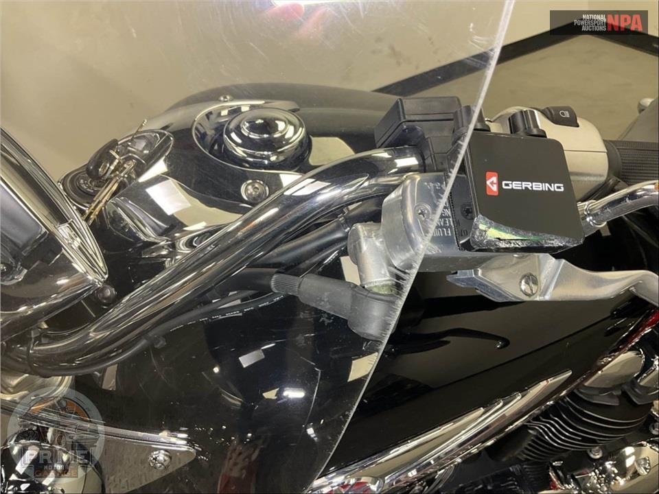 2005 Yamaha XVZ13CTT/C RYL STR TR DLX — фото 13