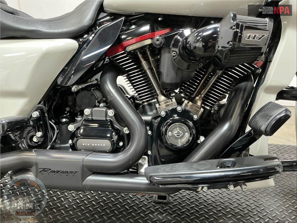 2020 Harley-Davidson FLTRXSE CVO ROAD GLIDE — фото 6
