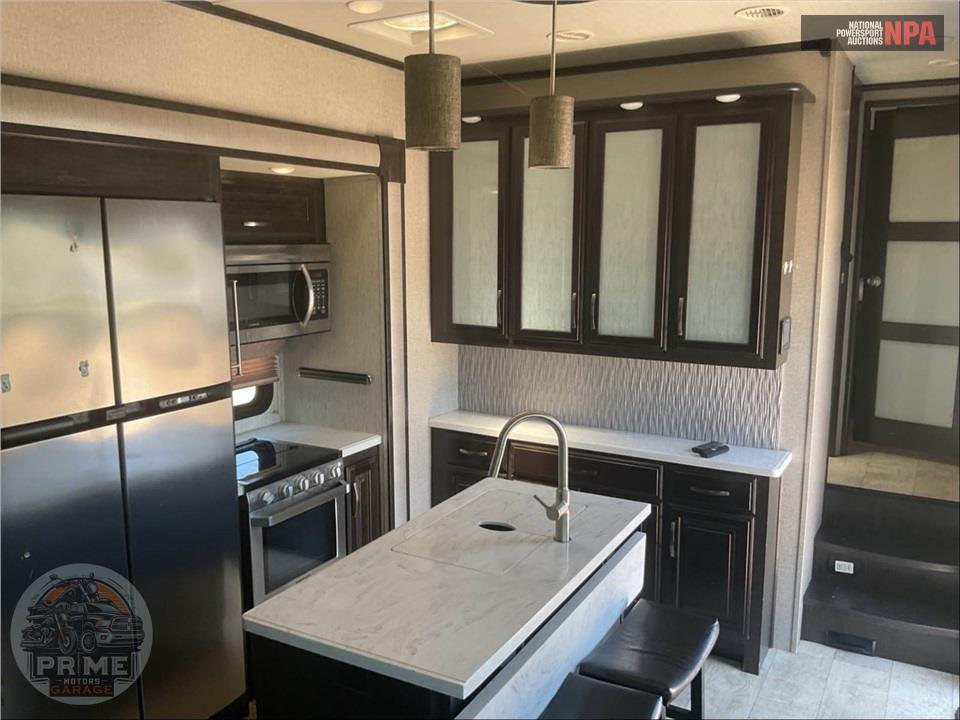 2018 Grand Design Recreational Vehicles M-351M - MOMENTUM TOY HAULER TOY HAULER SERIES — фото 6