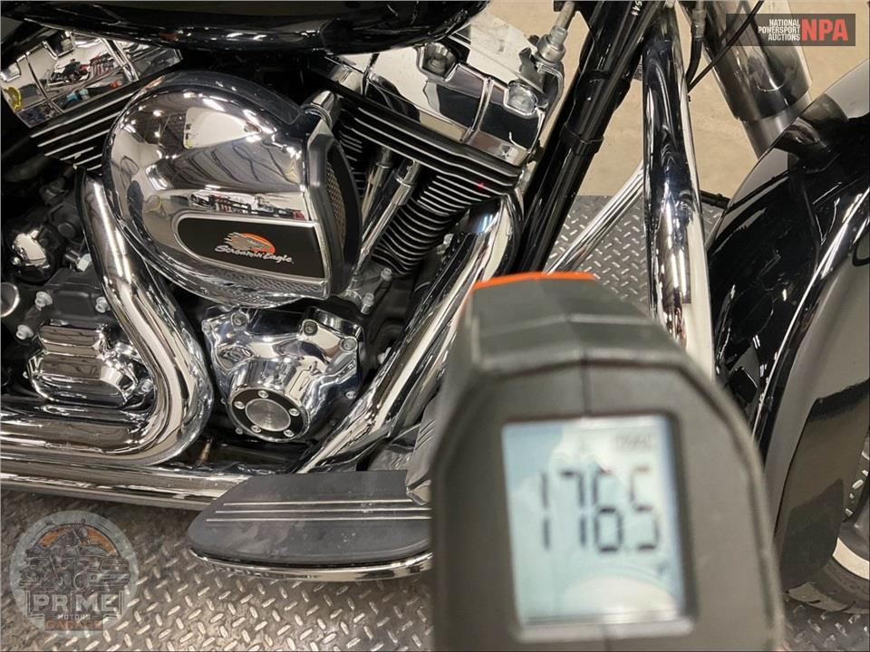 2016 Harley-Davidson FLHXS STREET GLIDE SPECIAL — фото 8