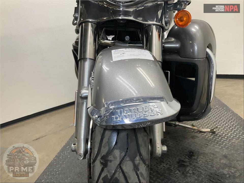 2017 Harley-Davidson FLHTCU ELECTRA GLIDE ULTRA CLASSIC — фото 18