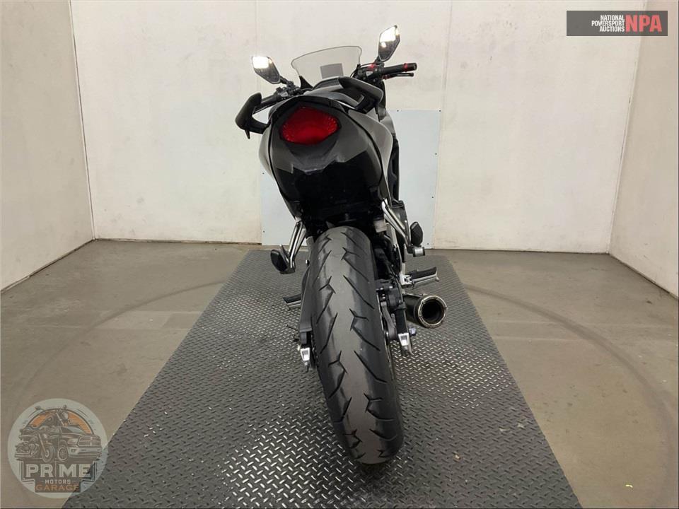 2015 Honda CBR500RF — фото 4