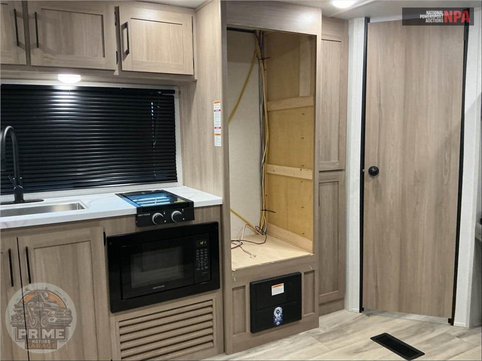 2025 Keystone Rv M-26 BX - COLEMAN LIGHT SERIES — фото 19