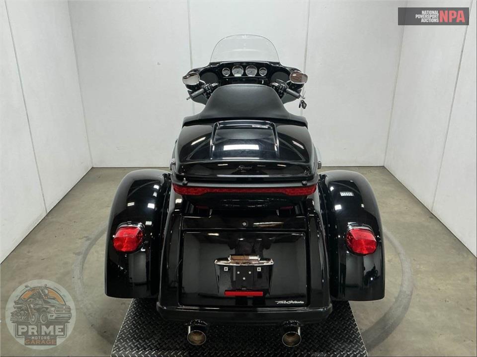 2024 Harley-Davidson FLHTCUTG TRI GLIDE ULTRA CLASSIC — фото 4