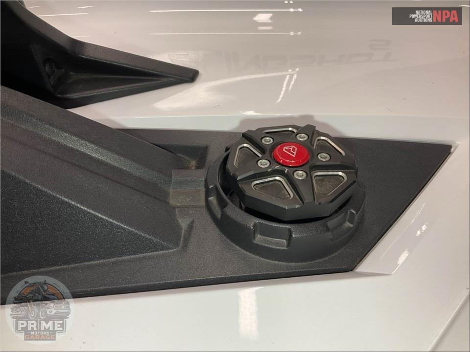 2021 Polaris SLINGSHOT S WITH TECHNOLOGY PACKAGE AUTODRIVE — фото 10