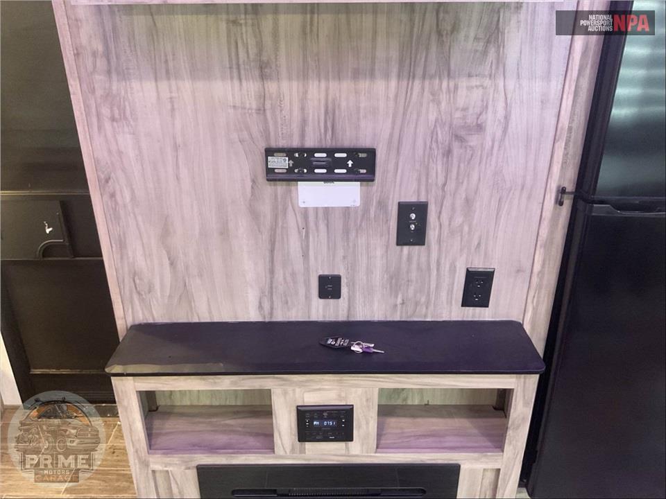 2022 Cherokee By Forest River M-287BH ARCTIC WOLF FIFTH WHEEL SERIES — фото 19