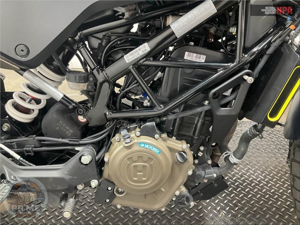 2023 Husqvarna SVARTPILEN 401 — фото 6