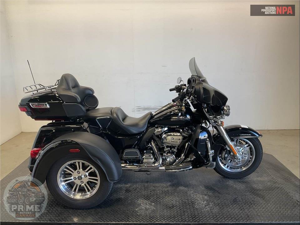 2019 Harley-Davidson FLHTCUTG TRI GLIDE ULTRA — фото 1