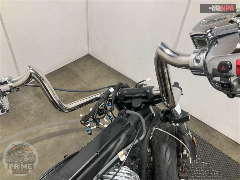 2017 Indian Motorcycle ROADMASTER (TWO-TONE) — фото 28