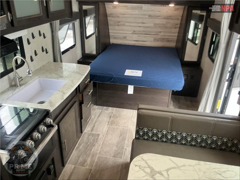 2020 Kodiak By Dutchmen M-227BH - ULTRA LITE SERIES — фото 6