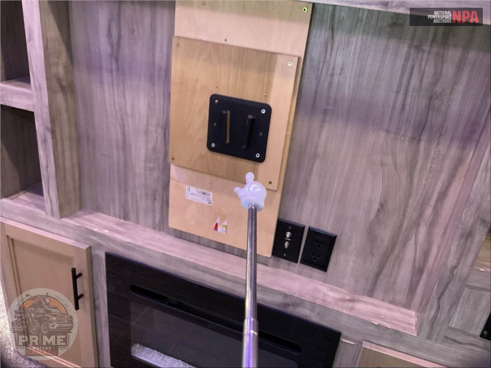 2021 Cherokee By Forest River M-3660SUITE - ARCTIC WOLF FIFTH WHEEL SERIES — фото 21