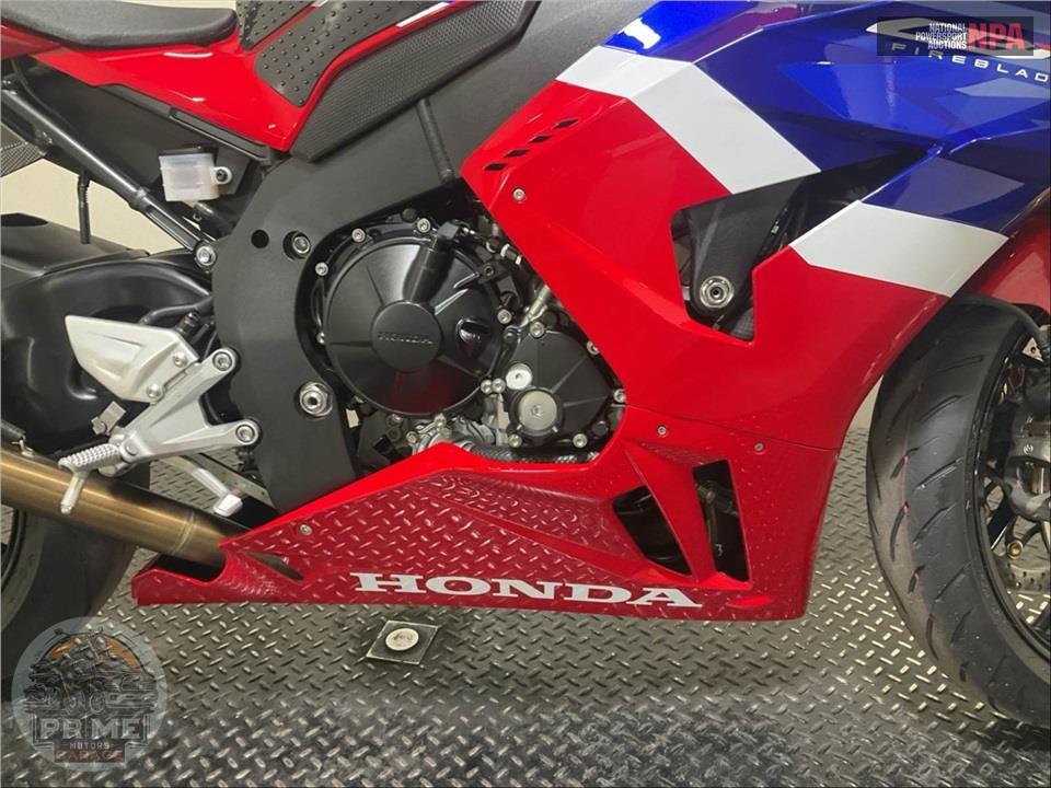 2025 Honda CBR1000RR-R FIREBLADE SP — фото 6