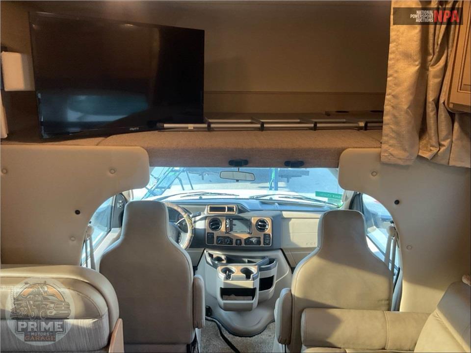 2018 Thor Motor Coach M-31W E450-V10 CHATEAU SERIES — фото 16