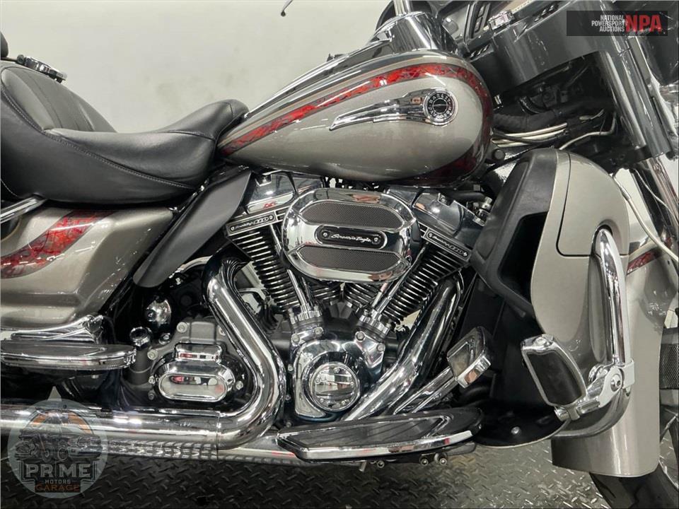 2016 Harley-Davidson FLHTKSE CVO ULTRA LIMITED — фото 6