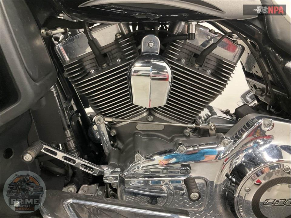 2015 Harley-Davidson FLHXSE CVO STREET GLIDE SPECIAL — фото 7