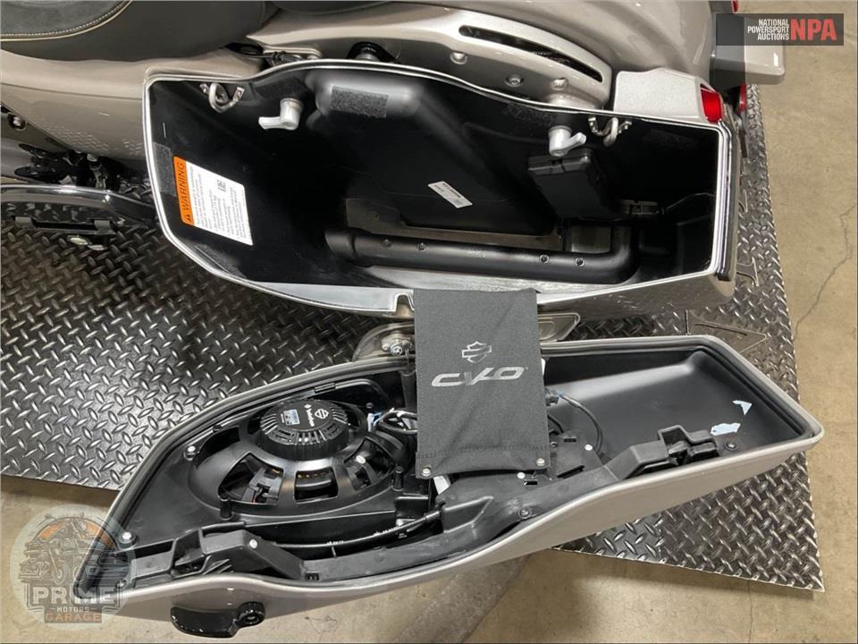 2023 Harley-Davidson FLTRXSE CVO ROAD GLIDE — фото 14