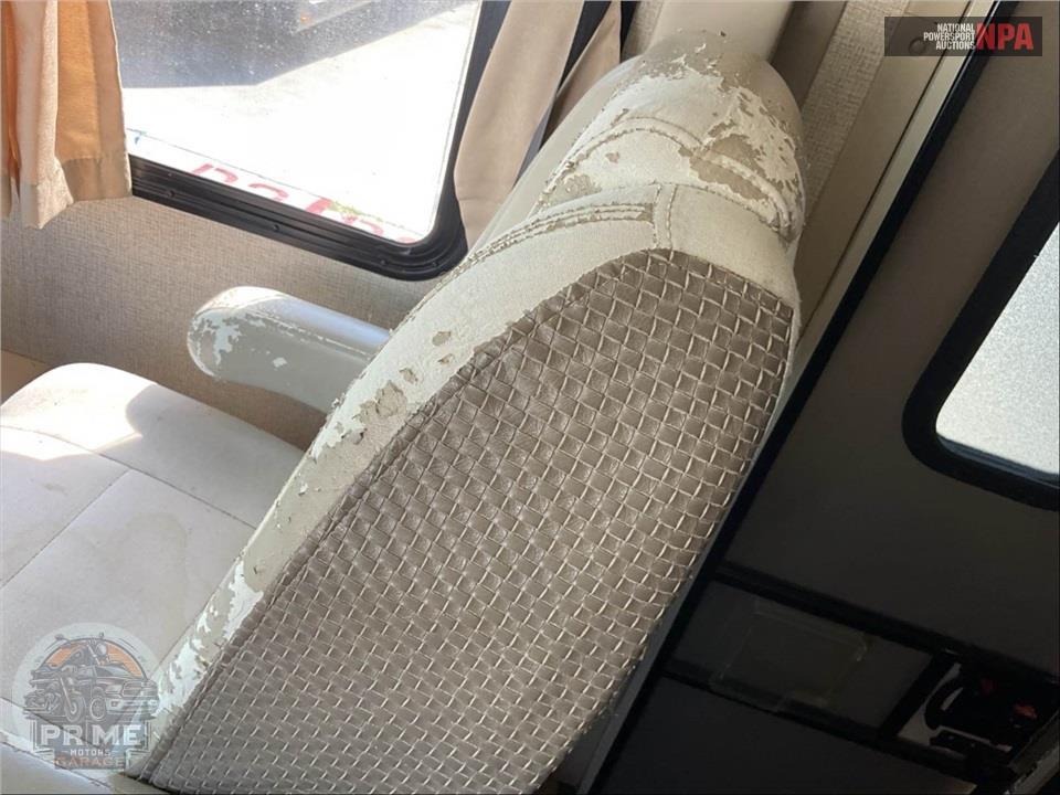 2017 Thor Motor Coach M-24.1 FORD - AXIS SERIES — фото 20