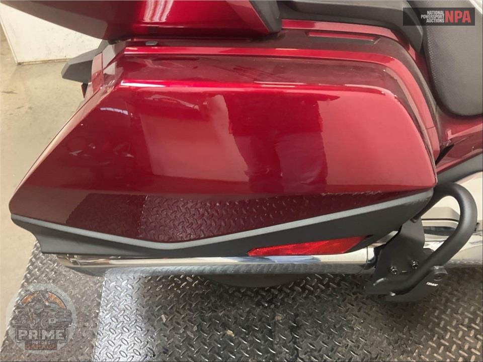 2018 Honda GL1800 GOLDWING TOUR (RED) — фото 16