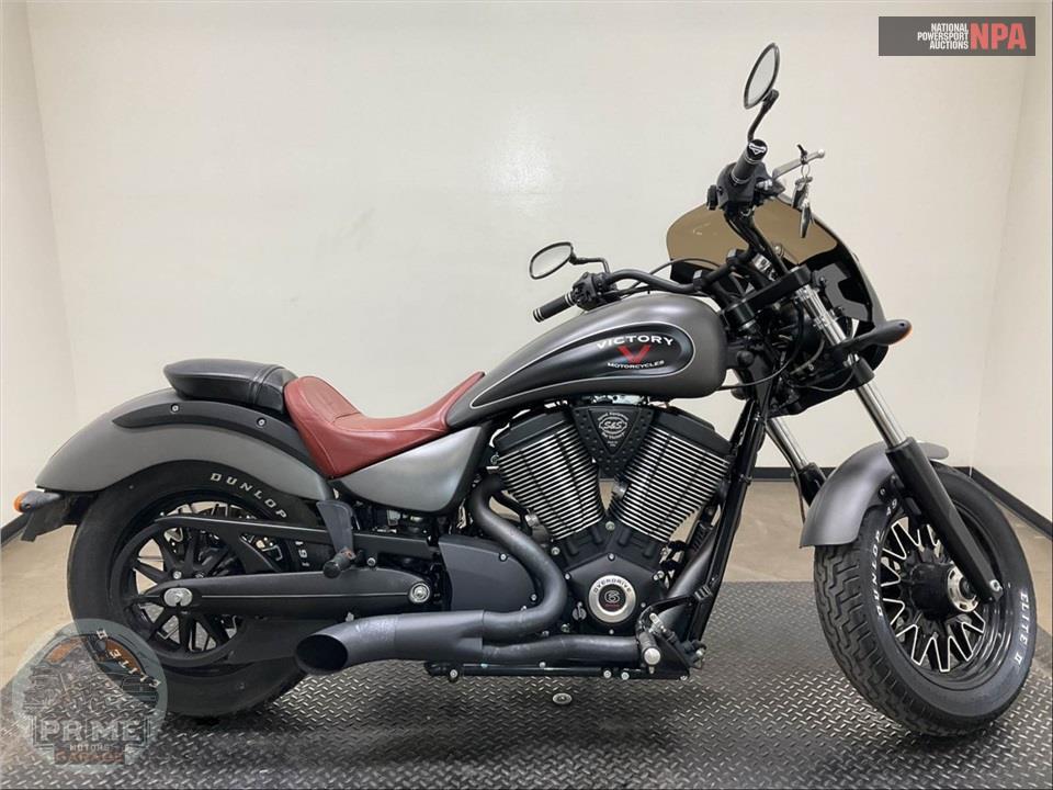 2015 VICTORY MOTORCYCLES GUNNER